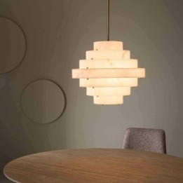 Sara Chandelier