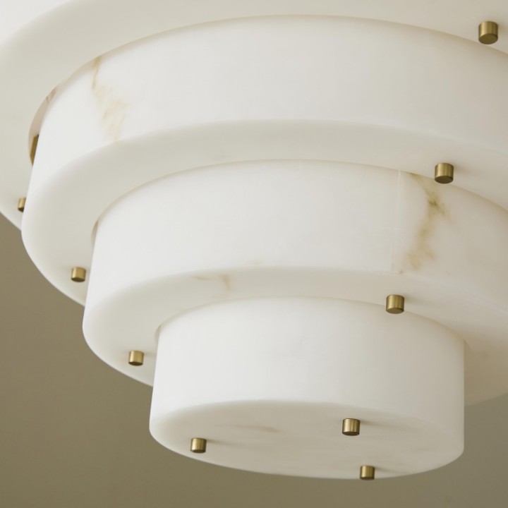 Sara Chandelier