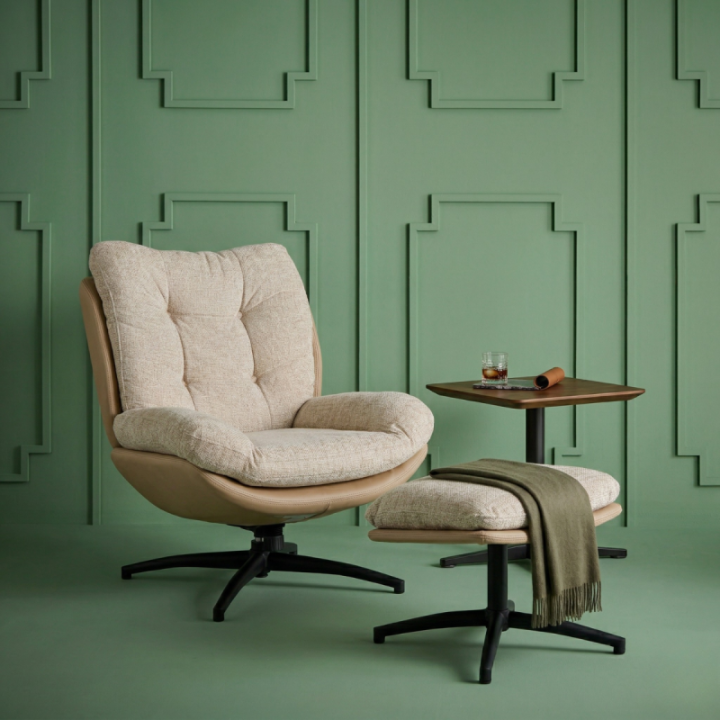 Fauteuil pivotant en tissu beige avec repose pied MANU