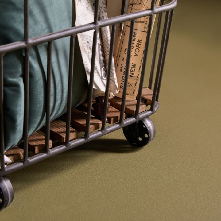 Metal log trolley on castors