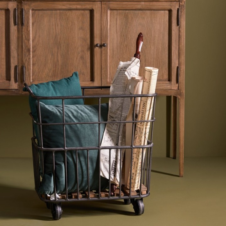 Metal log trolley on castors