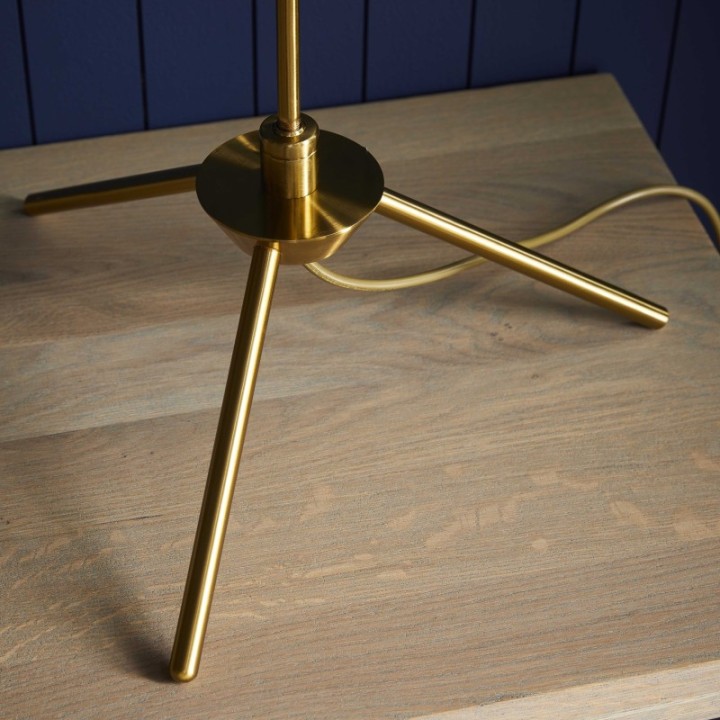 François black and brass finish metal lamp