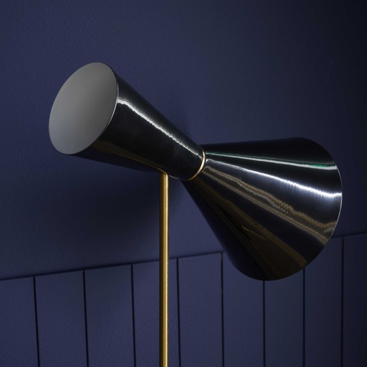 François black and brass finish metal lamp
