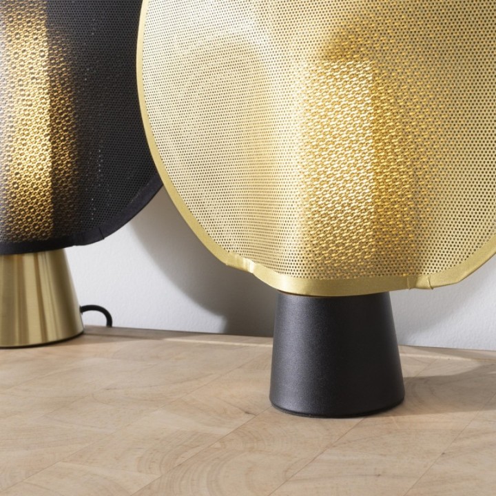 Lampe en métal noir et maille plastique dorée H33 cm MAILLE