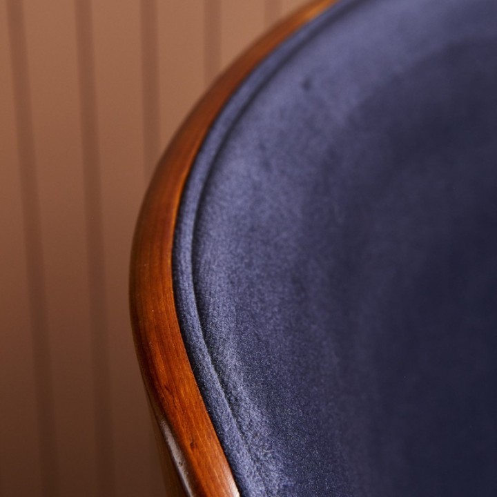 Chaise vintage Mannix en velours bleu