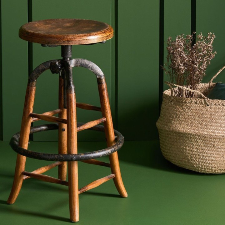 Tabouret industriel en vieux bois et métal
