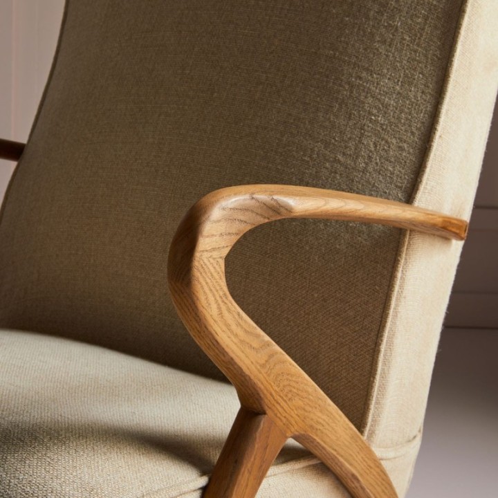 Fauteuil Jean esprit scandinave en lin et piètements chêne massif