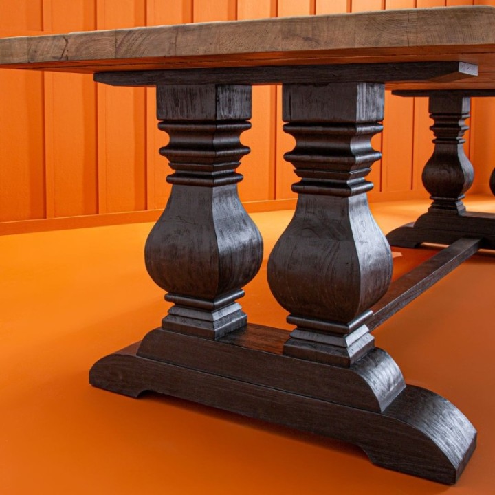 Magistrale rectangular table in solid old pine