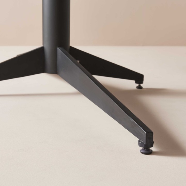 Bernard Table