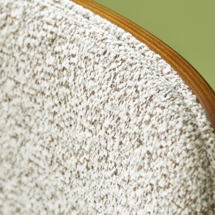 Chaise finition noyer avec assise en tissu beige MANNIX