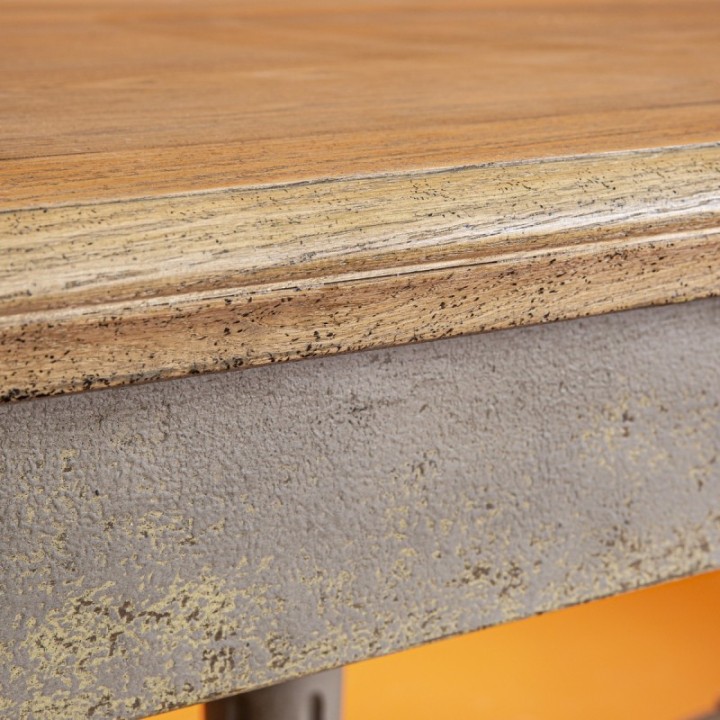 Fantastique solid wood table