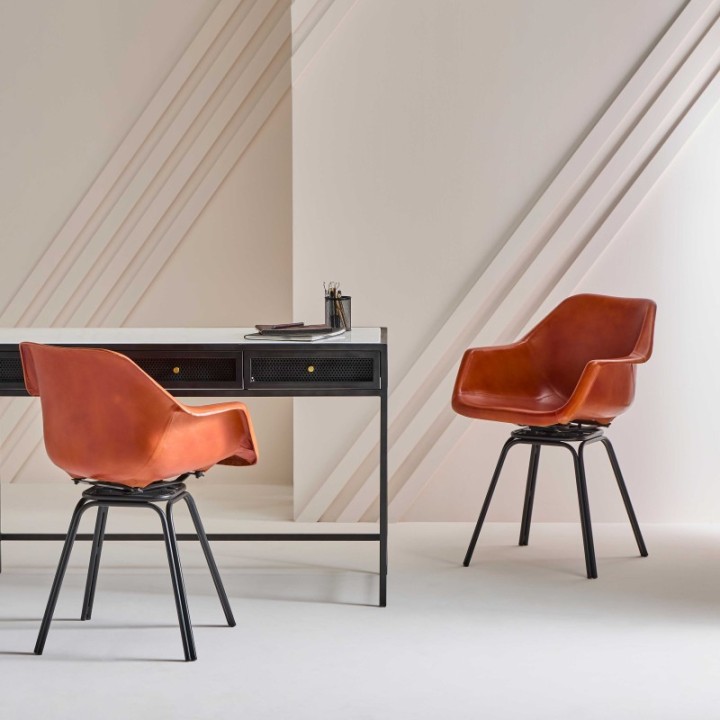 Rockie leather bridge armchair
