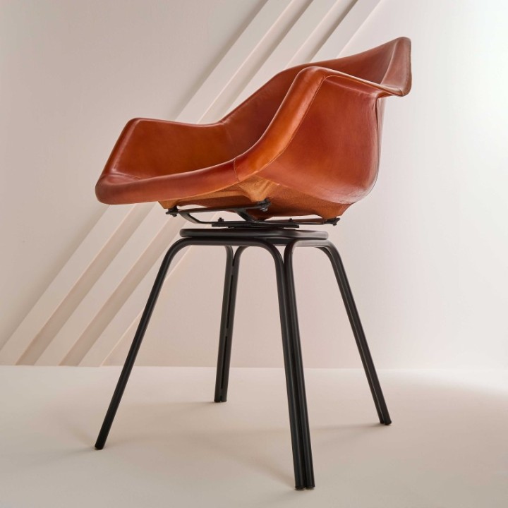 Rockie leather bridge armchair