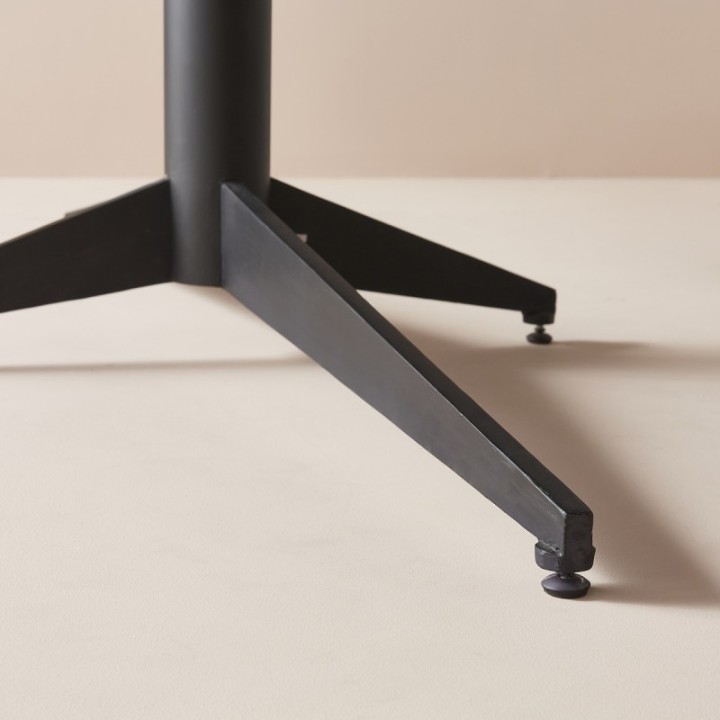 Bernard Table