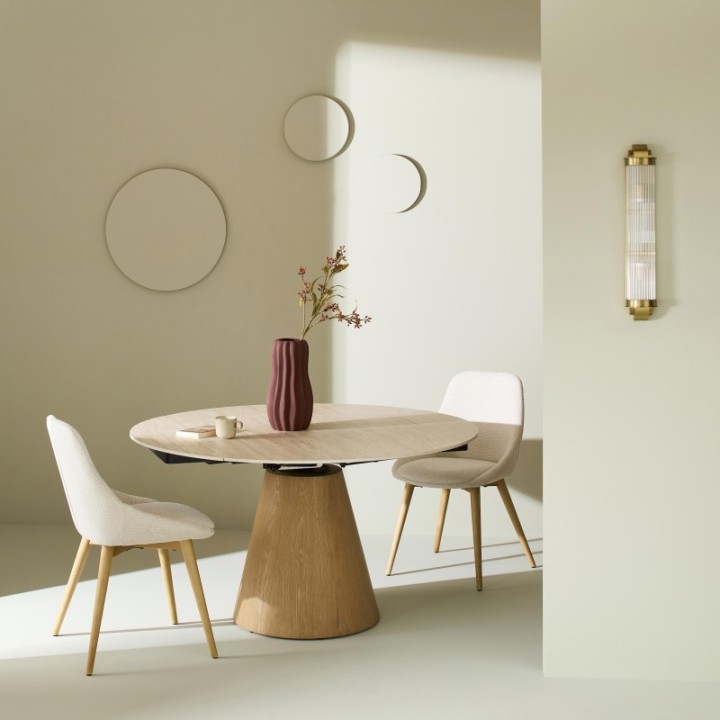 Lumio round ceramic table with extension leaves
